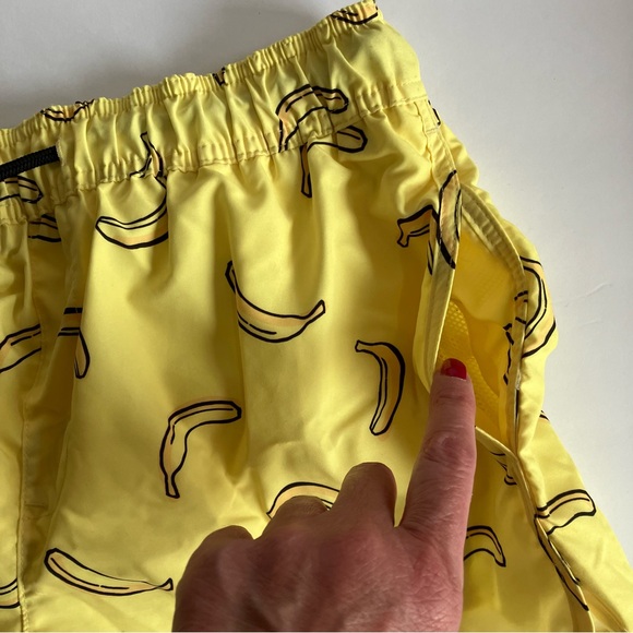 H&M men's swim trunks - banana pattern, size Medium, NWOT - Picture 3 of 5